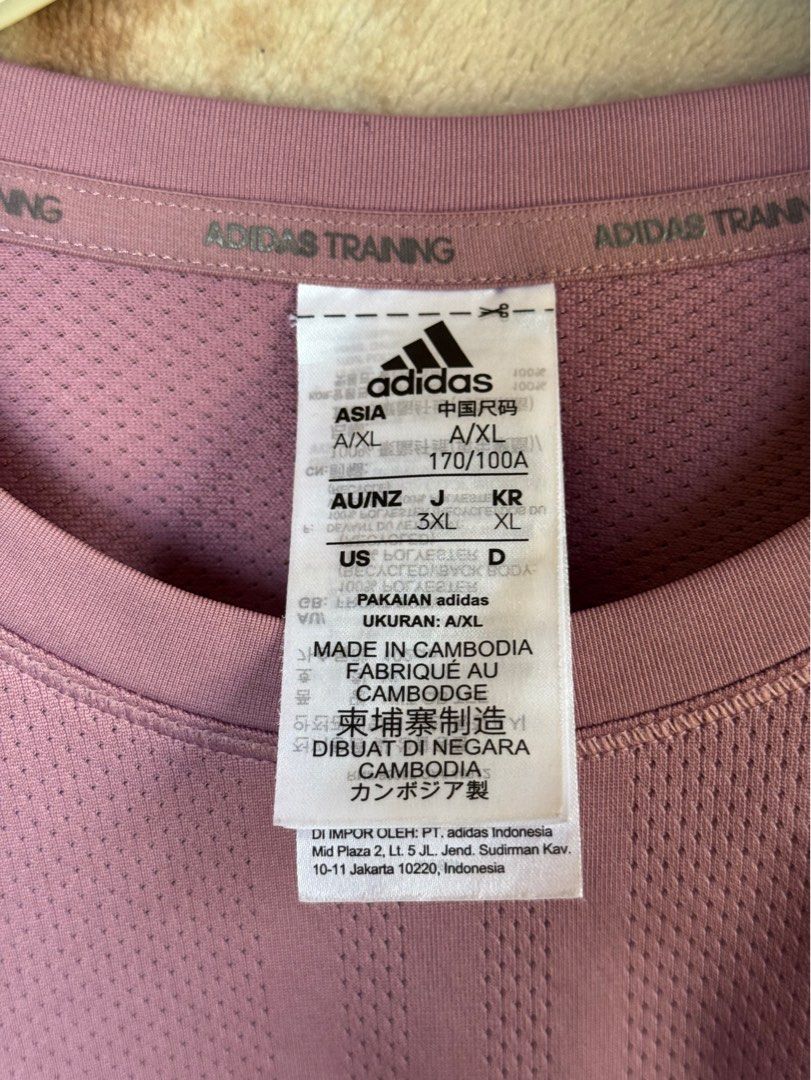 Original Adidas Crop Top (Category: Others Tops) located in Manila. Submitted by rmdthreads (Listing ID 1370833143, Image 2). Description: 9/10 condition 💖 Crop top 🏃🏻‍♀️🏋🏻‍♀️ Size: Asian XL.