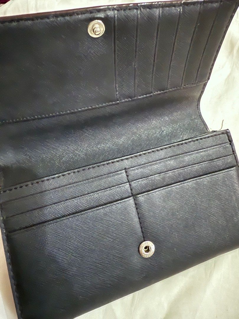 Oroton wallet/pouch (Category: Luxury Bags & Wallets) located in Makati City. Submitted by neejga (Listing ID 1370855690, Image 3). Description: Authentic Oroton Slightly negotiable .
