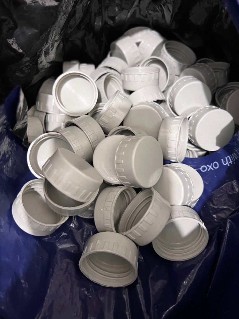 Plastic Glass Bottle cover take all (Category: Water Bottles & Tumblers) located in Manila. Submitted by hellot_preloved (Listing ID 1325340889, Image 1). Description: Take all na yan uncounted nakita nyo naman pa ung unopen na package. Subrang dami ngan. Perfect sa nagbebenta ng mga condiments As is na po RFS nagstop na magbusiness decluttering.