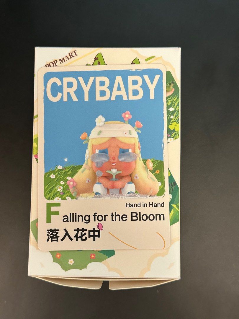 【未開封】POPMART Hand in Hand CRYBABY Crybaby Pop Mart Hand in Hand Series Falling for the Bloom
