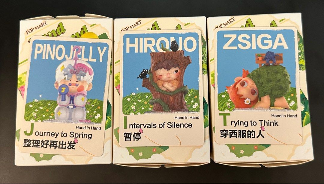 popmart 小手拉小手crybaby 落入花中, 興趣及遊戲, 玩具& 遊戲類