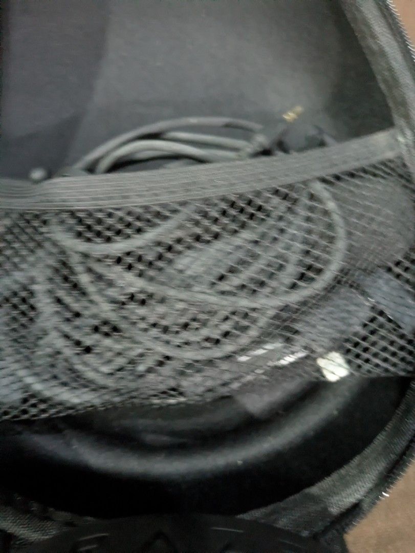 Razer Barracuda X (2021) (Category: Headphones & Headsets) located in Quezon City. Submitted by gamerguy1211 (Listing ID 1370874921, Image 3). Description: Selling to upgrade to a new one. Case not included. SF care of buyer..