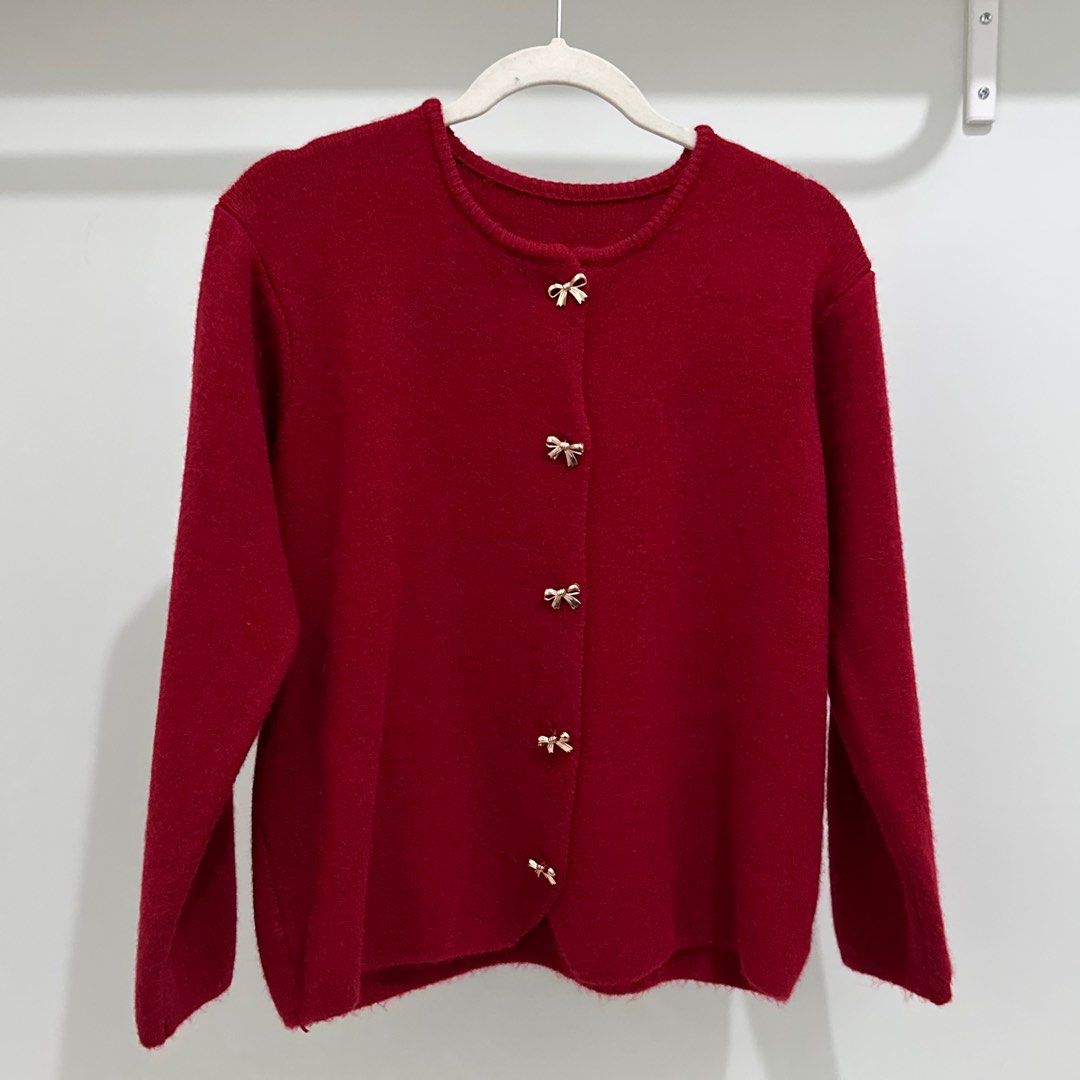 Red Longsleeve (Category: Longsleeves) located in Batangas. Submitted by z.declutter (Listing ID 1370889493, Image 2). Description: Used once.