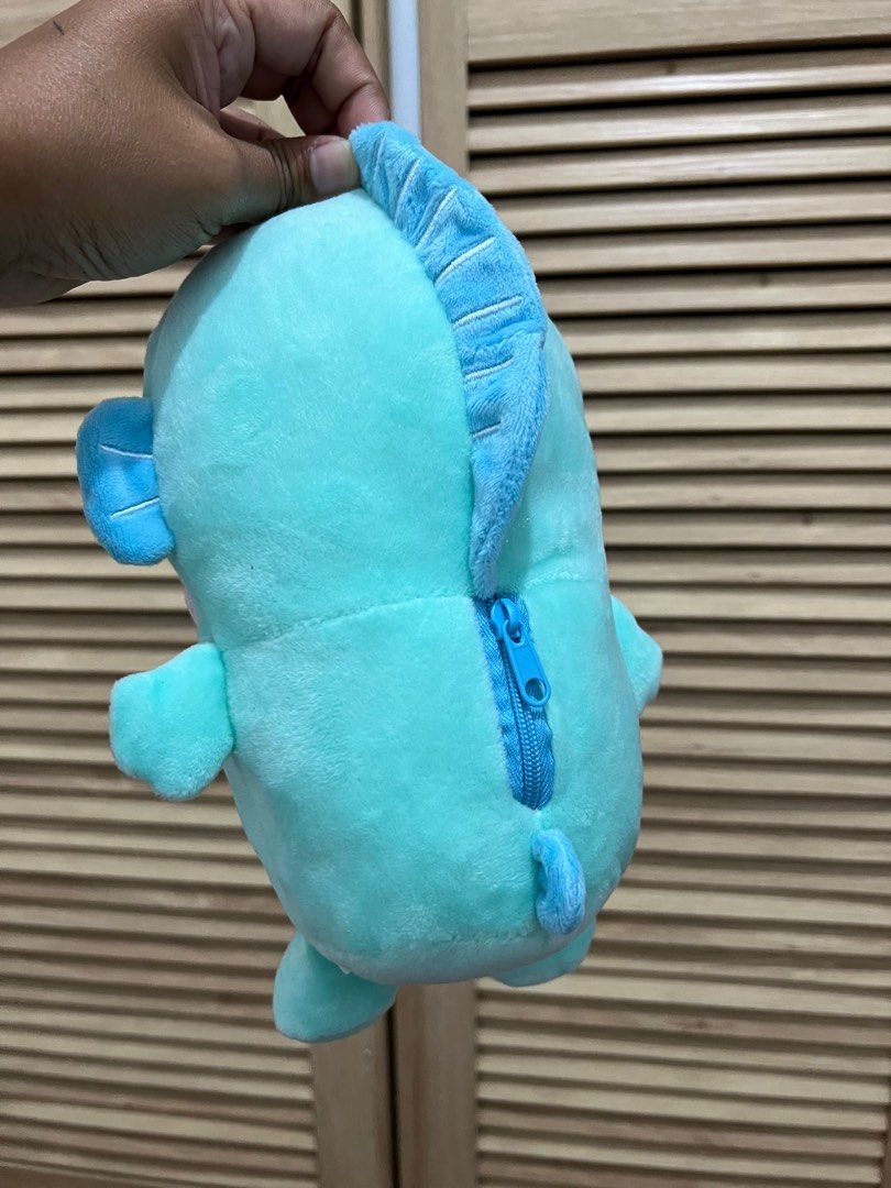Sanrio Hangyodon Plush Stuffed Toy & Charms Bundle (Category: Plushies & Soft Toys) located in Quezon City. Submitted by prebyflo (Listing ID 1370910363, Image 3). Description: Hangyodon Bundle 1 pc. Hangyodon Big Plush Pouch (with zipper at the back) 2 pcs. Hangyodon Bag Charm 1 pc. Hangyodon Mini Figure All are in 8.5/10 condition Minor signs of usage But overall in very good condition!.