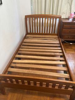 (Category: ) located in . Submitted by houseclearseller (Listing ID 1370889060, Image 1). Description: .