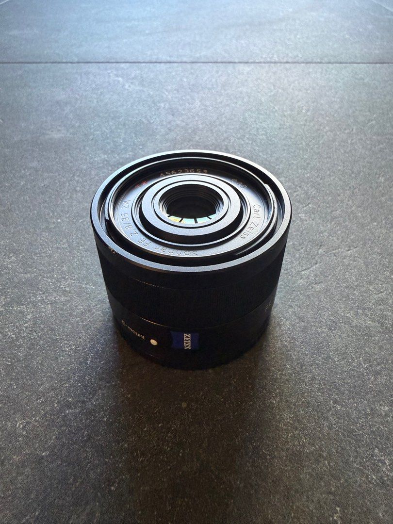 Sony FE35mm f2.8 Carls Zeiss Lens62863835261571111