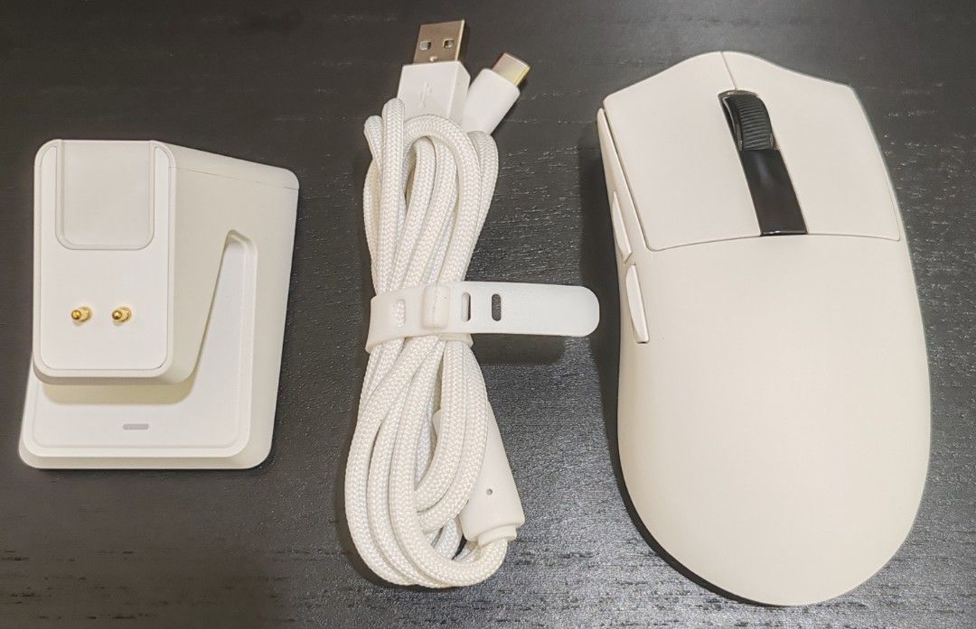 Techware EX1 (Category: Mouse & Mousepads) located in Kuala Lumpur. Submitted by shikizan (Listing ID 1370868023, Image 3). Description: -2.4GHz + BT Wireless/Wired -Connection -26000 DPI -300mAh 30 hours battery life -Ultra lightweight 59g.