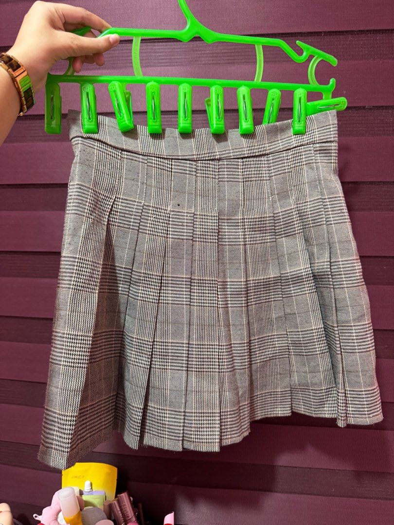 Tennis skirt (Category: Skirts) located in Bulacan. Submitted by henlooo03 (Listing ID 1370952436, Image 2). Description: size 27-28 17.