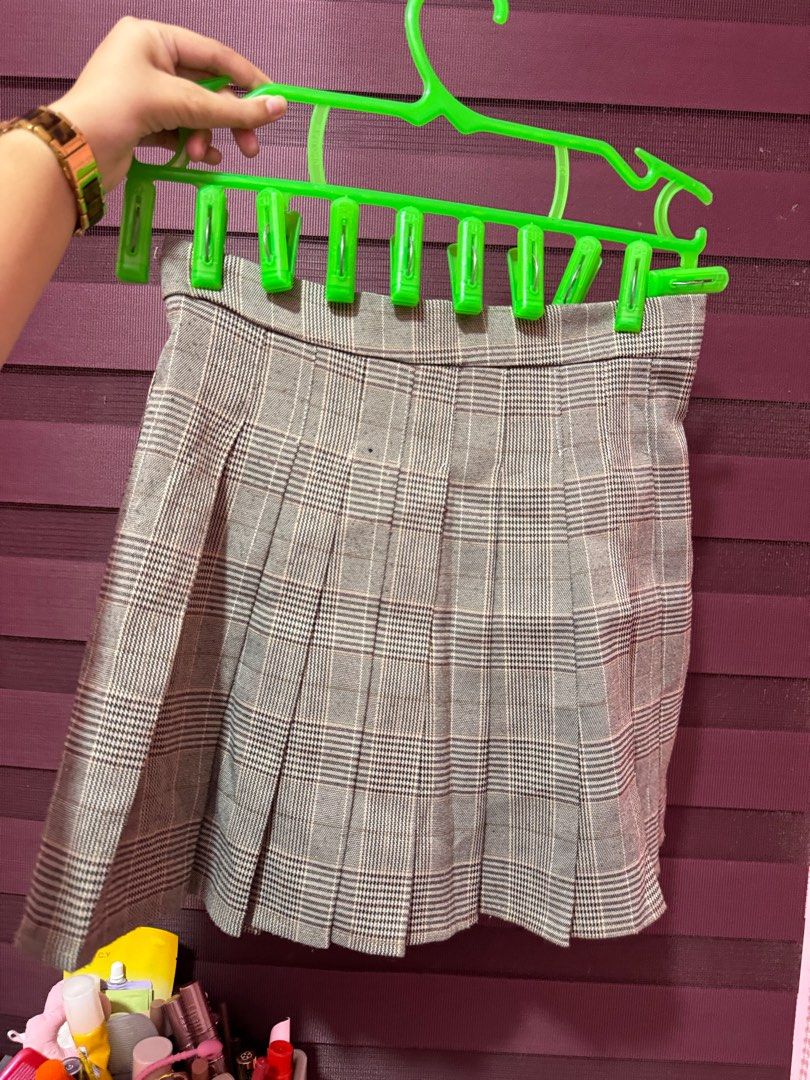 Tennis skirt (Category: Skirts) located in Bulacan. Submitted by henlooo03 (Listing ID 1370952436, Image 1). Description: size 27-28 17.
