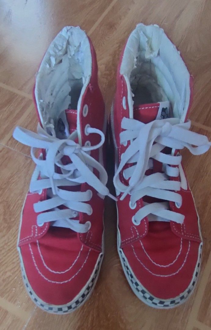 Unisex original hi cut Vans (Category: Babies & Kids Fashion) located in Valenzuela. Submitted by thet.ignacio (Listing ID 1370815147, Image 2). Description: unisex! for kids! size: US mens 5 US womens 6.5.