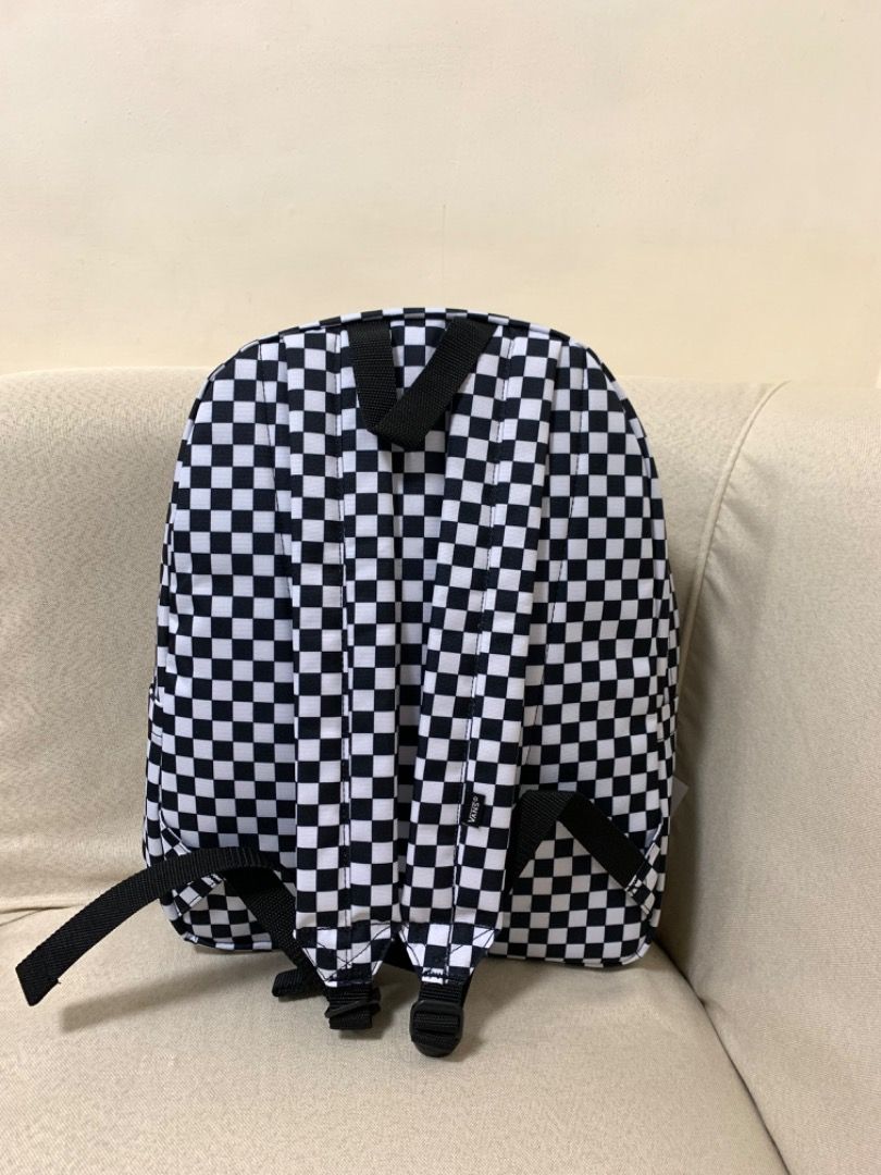 Vans backpack (Category: Backpacks) located in Manila. Submitted by zzlcmnds (Listing ID 1370951966, Image 2). Description: Brand new and orig Waterproof 22 liters Mall price is 3k Selling for only 1,800.