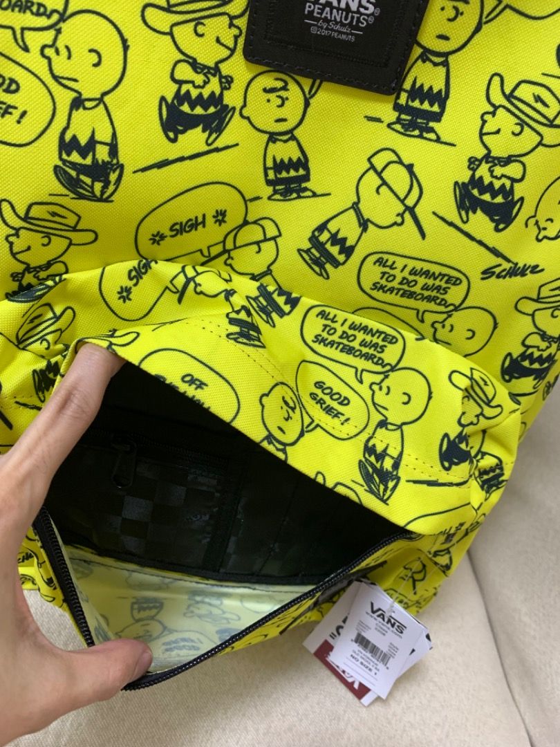 Vans backpack (Category: Backpacks) located in Manila. Submitted by zzlcmnds (Listing ID 1370956527, Image 3). Description: Brand new and original 22 liters Waterproof .