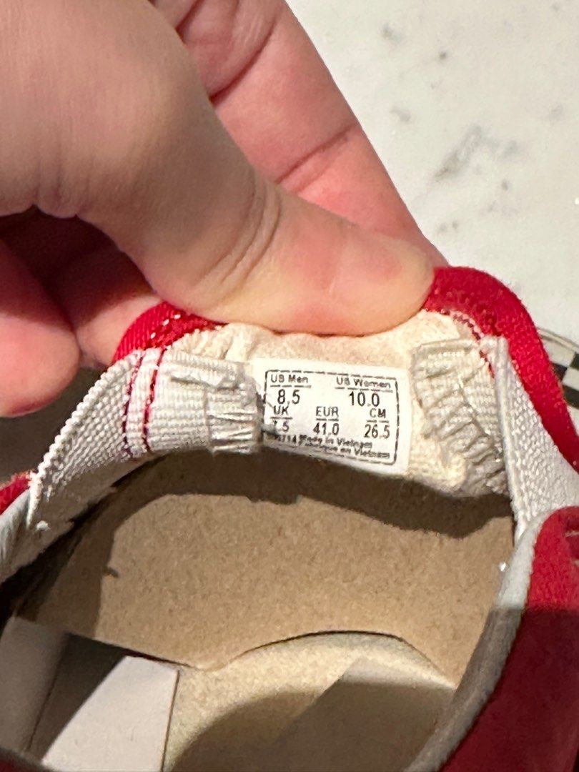 Vans size 41 HARGA NETT, Fesyen Pria, Sepatu Sneakers di Carousell