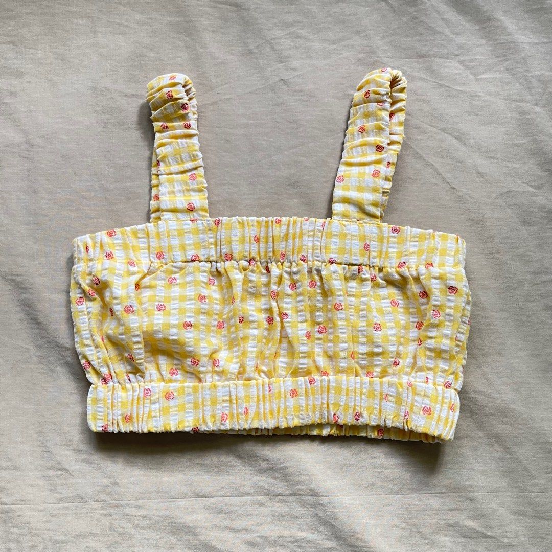 Yellow Top (Category: Blouses) located in Bangui. Submitted by francisjericka (Listing ID 1370835600, Image 1). Description: RS: doesn't fit me anymore.