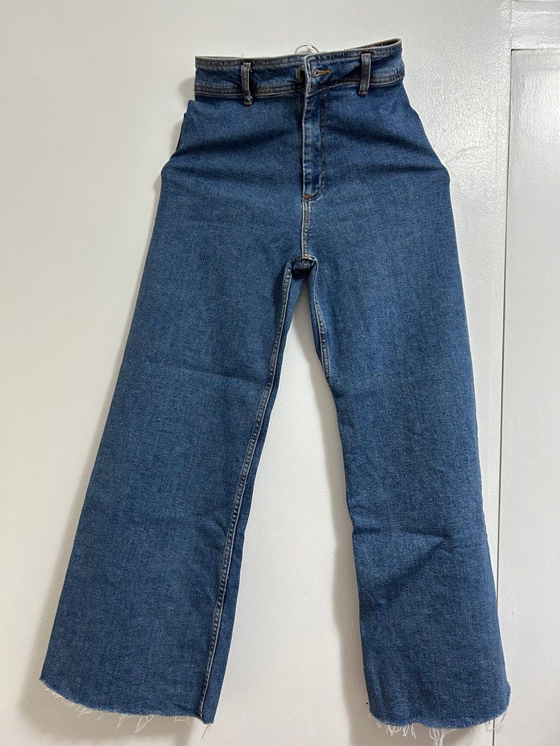 Zara Jeans (Category: Jeans) located in Manila. Submitted by undergrace (Listing ID 1370962896, Image 1). Description: Super fave .