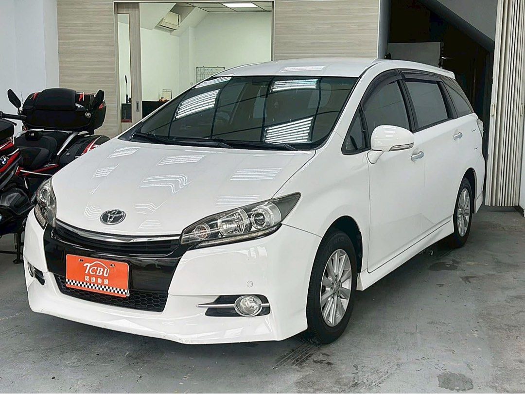 由 sz7iqzrh9y (刊登 ID 1371031209，圖片 2) 提交，位於 桃園市 (Taoyuan) 的 絕版七人座休旅2013豐田 WISH 2.0 E-HI款 IKEY,後座出風口 (類別：汽車出售)，說明：#新入庫 絕版稀有七人座,載人載貨都好用 一手原鈑件認證美車,客貨兩用超大空間 2013豐田 WISH 2.0 E-HI款 IKEY,後座出風口,恆溫,影音,定速, 🉑車換車🉑全額貸🉑低月付 ☎️速洽：0952282558阿俊（同賴） #歡迎調做助攻轉介紹 #貸款諮詢 #高價估車 #原融代償 #新車貸款。