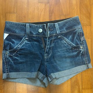 (Category: ) located in . Submitted by windblumyu (Listing ID 1371085275, Image 1). Description: .