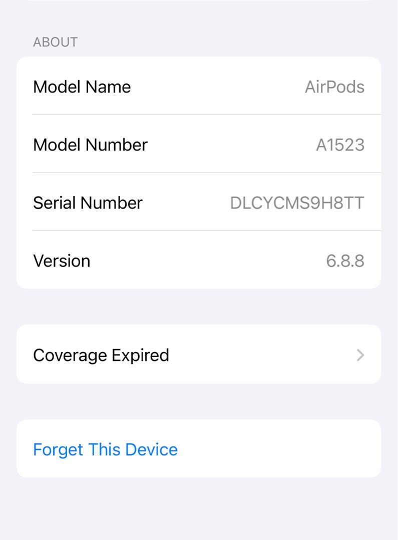 Apple Airpods gen 1 (Category: Headphones & Headsets) located in Singapore. Submitted by ryan0021 (Listing ID 1371072615, Image 3). Description: AirPod case good condition Only AirPod no good ( just second battery gone).