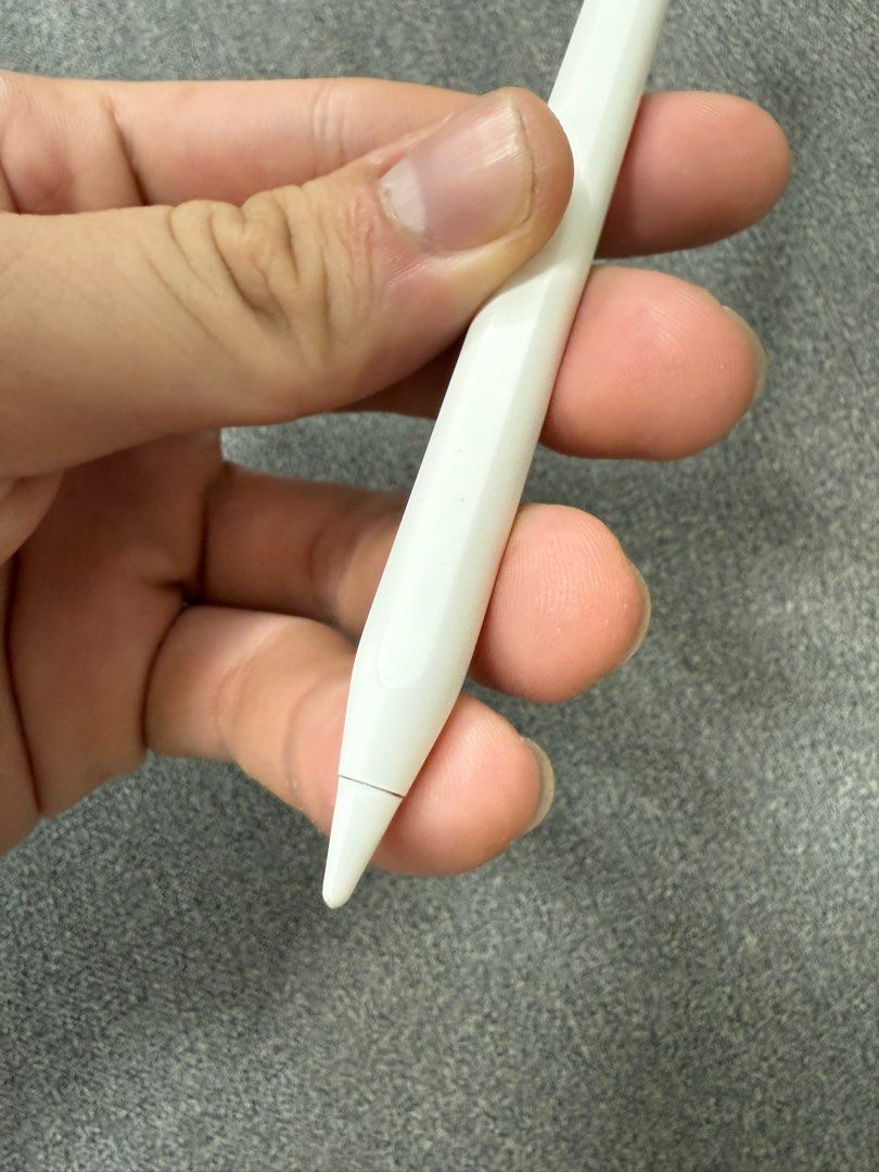 Apple Pencil Generation 2 Authentic (Category: Other Accessories) located in Singapore. Submitted by boliaoshop (Listing ID 1371152475, Image 3). Description: preown apple pencil. selling because bought new pencil pro. condition 8.5/10 . some stain . can try to clean it off with alcohol wipe . comes with pencil only . no other things provided. pm me to double confirm if pencil can pair with your ipad. retail price currently at $199 from apple sto