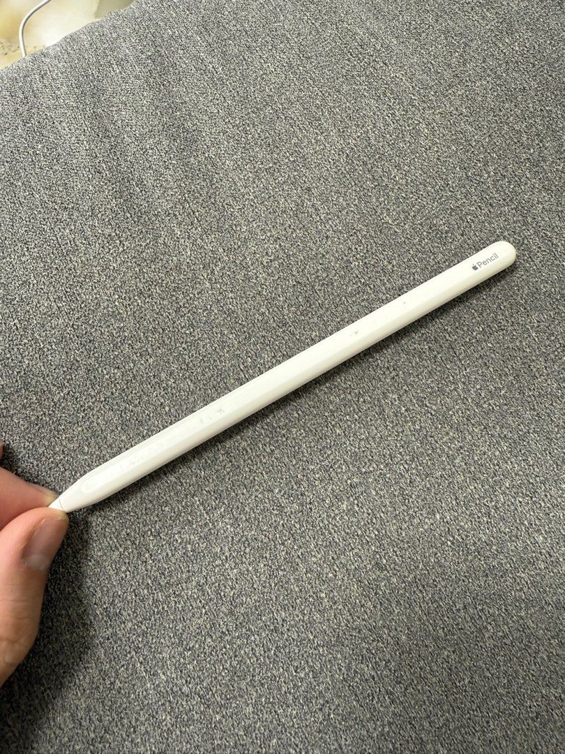 Apple Pencil Generation 2 Authentic (Category: Other Accessories) located in Singapore. Submitted by boliaoshop (Listing ID 1371152475, Image 1). Description: preown apple pencil. selling because bought new pencil pro. condition 8.5/10 . some stain . can try to clean it off with alcohol wipe . comes with pencil only . no other things provided. pm me to double confirm if pencil can pair with your ipad. retail price currently at $199 from apple sto