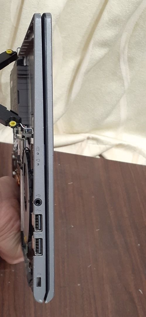 由 leechite2097344 (刊登 ID 1371133343，圖片 3) 提交，位於 新北市 (New Taipei) 的 ASUS華碩 Laptop 14 X415JP-0101G1035G1 i5-1035G1 MX 330 14吋窄邊筆電 星空灰 狀況: 不開機 拆機 無ram無硬碟 零件機 (類別：桌上電腦或筆記型電腦)，說明：ASUS華碩 Laptop 14 X415JP-0101G1035G1 i5-1035G1 MX 330 14吋窄邊筆電 星空灰 狀況: 不開機 拆機 無ram無硬碟 零件機。