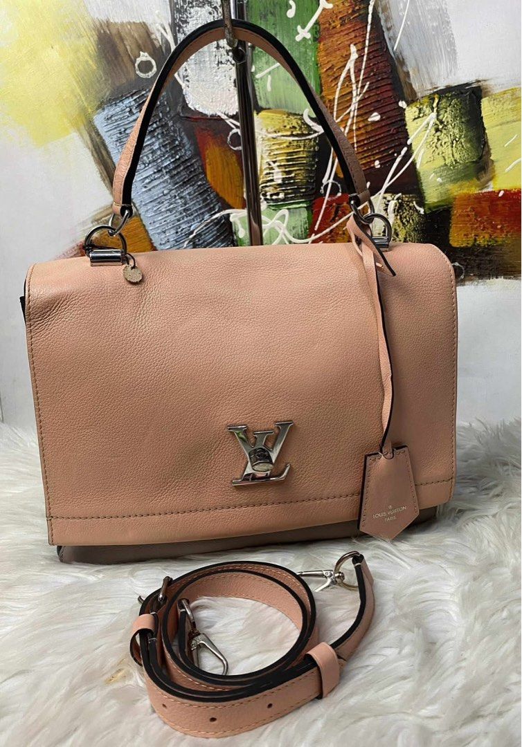 Authentic Lv Twist 2way bag (Category: Luxury Bags & Wallets) located in Quezon City. Submitted by jhaediah (Listing ID 1371045201, Image 2). Description: preloved with sling original .