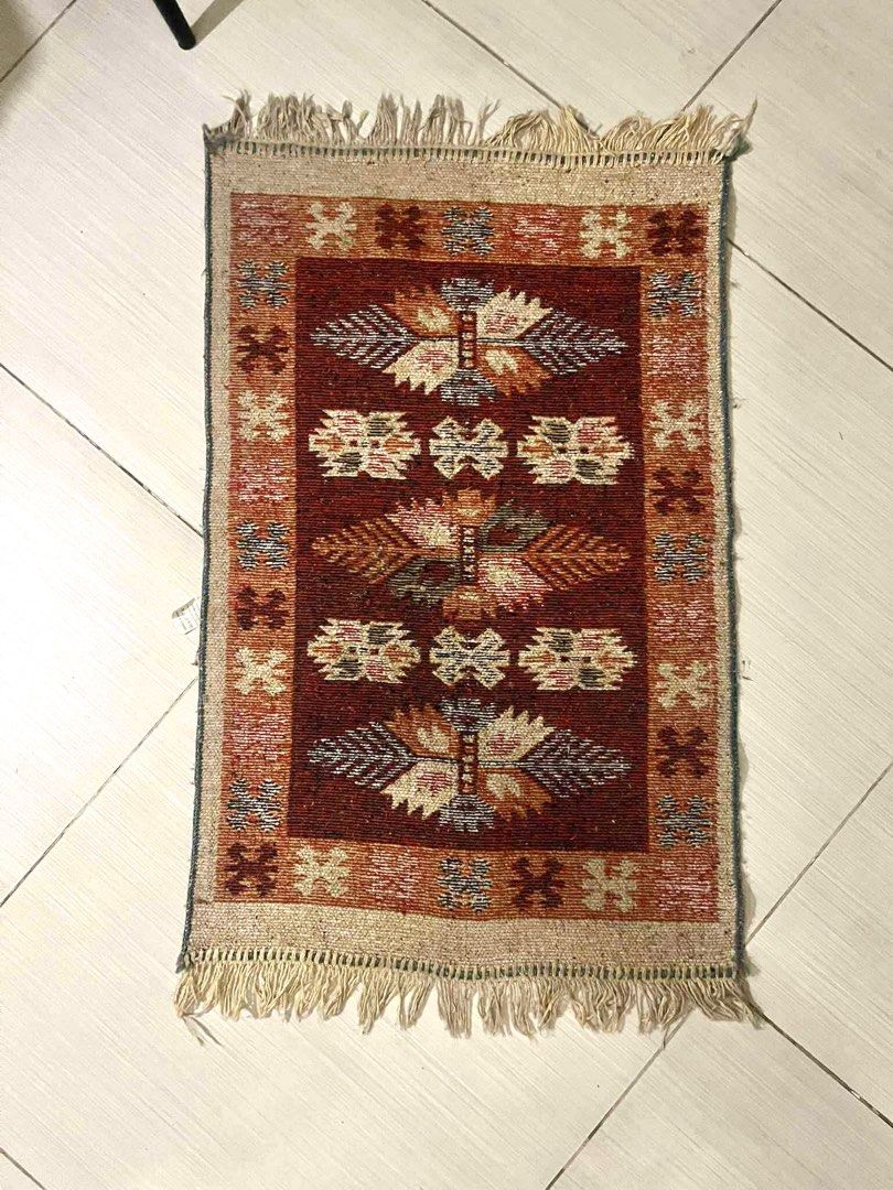 Aztec carpet (Category: Carpets, Mats & Flooring) located in Mandaluyong City. Submitted by _noel (Listing ID 1371128523, Image 3). Description: Need s wash .