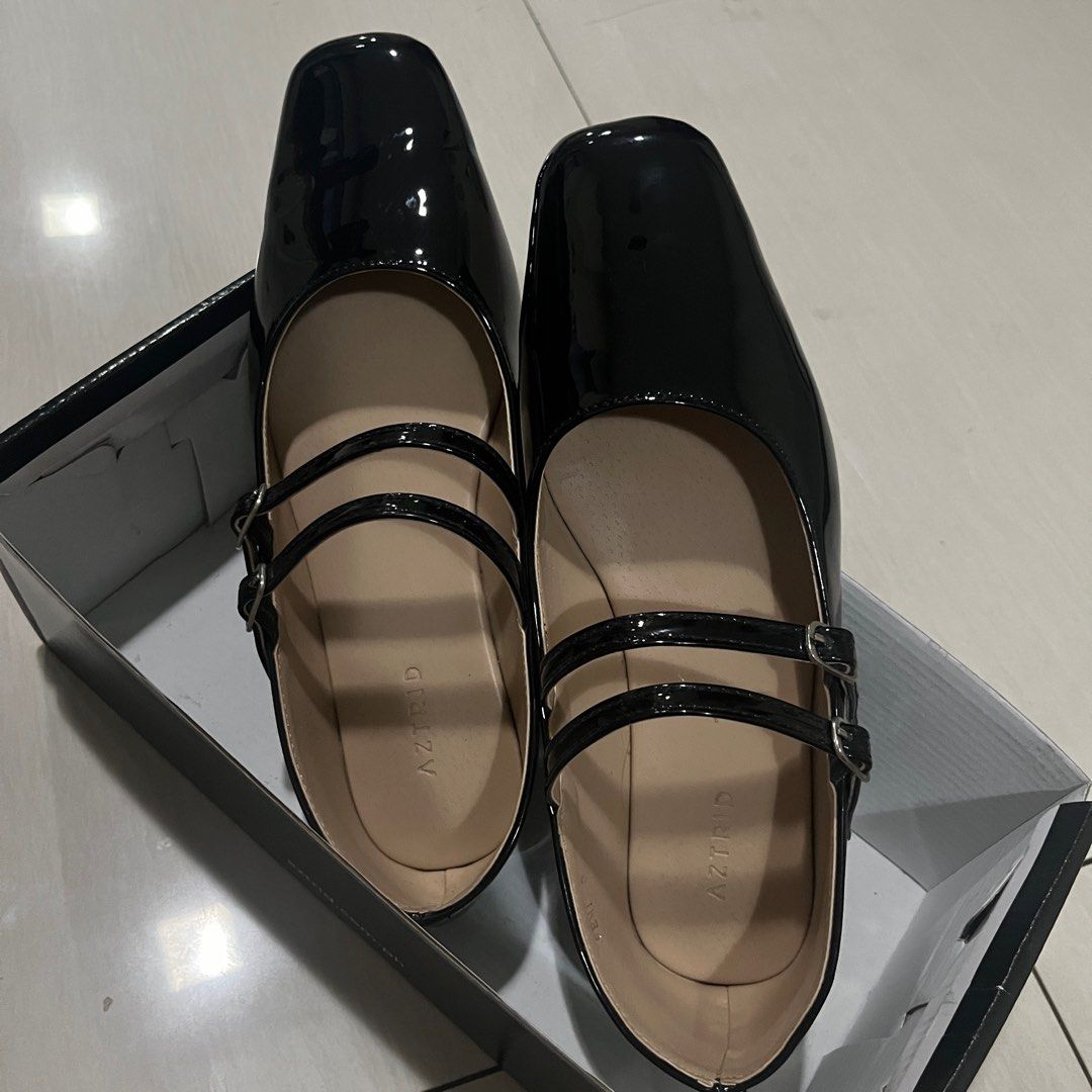 Aztrid Femi Flats (Category: Flats & Sandals) located in Manila. Submitted by tzui.dclutter (Listing ID 1371086375, Image 2). Description: Used a few times only Size: 38 Mode of Payment: Gcash/Maya/BDO/Seabank/Gotyme Shipping via SDD (lalamove/grab) LBC or Gogoexpress Location: Valenzuela City Message for inquiries.