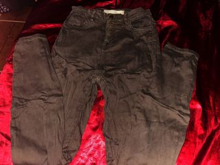 (Category: ) located in . Submitted by declutterringggggg (Listing ID 1371152548, Image 1). Description: .
