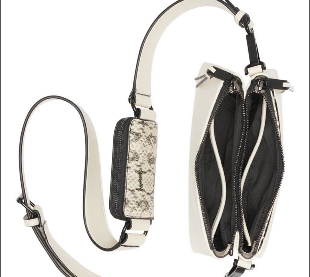 Calvein Klein bag (Category: Cross-body Bags) located in Agoo. Submitted by evtxzcs (Listing ID 1371097477, Image 3). Description: Never been used From Canada .