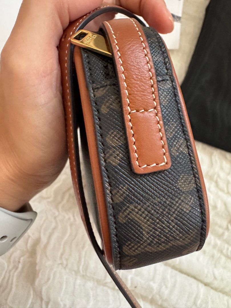 Celine Canvas Camera Bag (Category: Luxury Bags & Wallets) located in Bocaue. Submitted by arnssss (Listing ID 1370985553, Image 3). Description: Used twice. Full set complete with receipt dated February 2025.