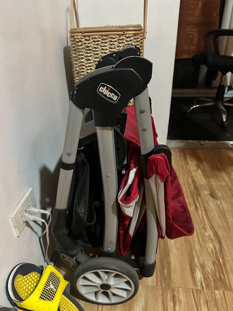 Chicco Bravo mini Stroller (Category: Strollers) located in Valenzuela. Submitted by jayel21 (Listing ID 1371007017, Image 2). Description: Selling my son’s chicco bravo mini stroller, very reliable, I think kaya hanggang 7yrs old since malaki gulong nya pang heavy duty tlga. Meetup Trinoma or manila Area on weekdays.