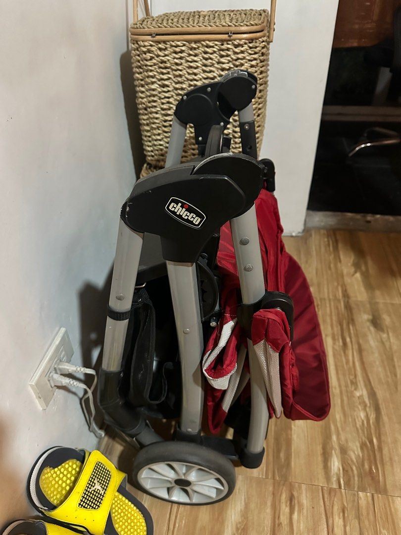 Chicco Bravo mini Stroller (Category: Strollers) located in Valenzuela. Submitted by jayel21 (Listing ID 1371007017, Image 1). Description: Selling my son’s chicco bravo mini stroller, very reliable, I think kaya hanggang 7yrs old since malaki gulong nya pang heavy duty tlga. Meetup Trinoma or manila Area on weekdays.