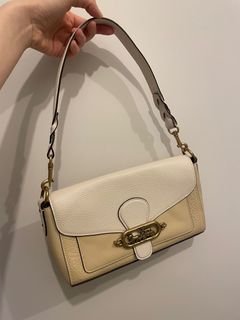 （分類：）位於 。 由 avachingg 提交（商品編號 1371064371，圖片 1）。簡介： 。