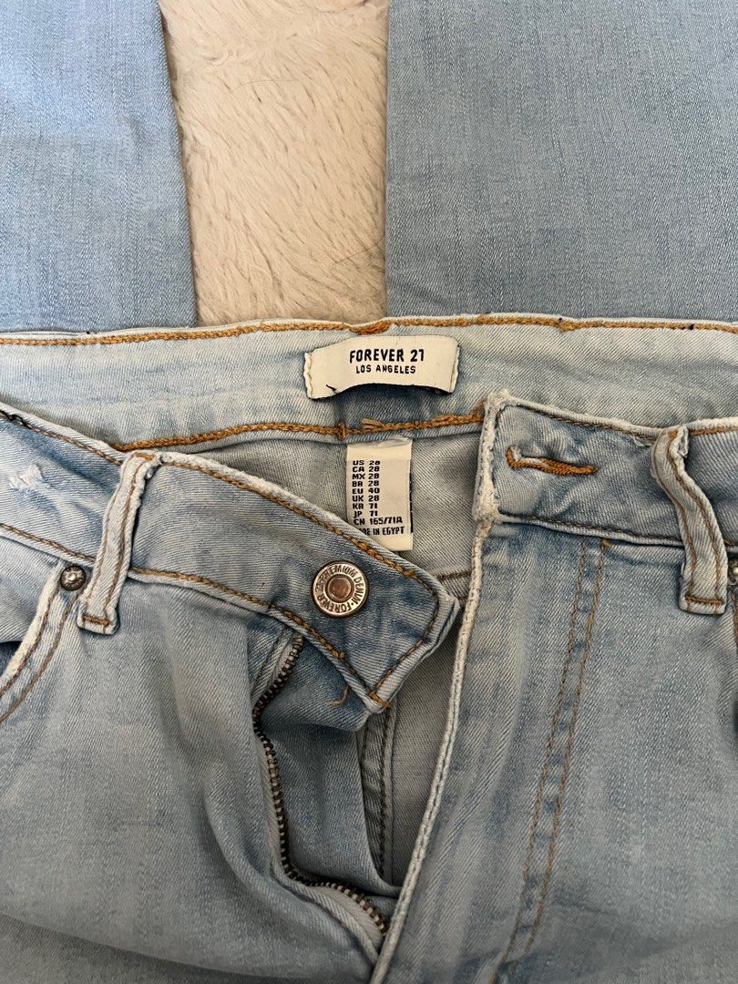 F21 skinny jeans (Category: Jeans) located in Pasig City. Submitted by kayefcb (Listing ID 1370995971, Image 2). Description: Closet clean out big SALE ‼️ Checkout my other items for more 🥰.