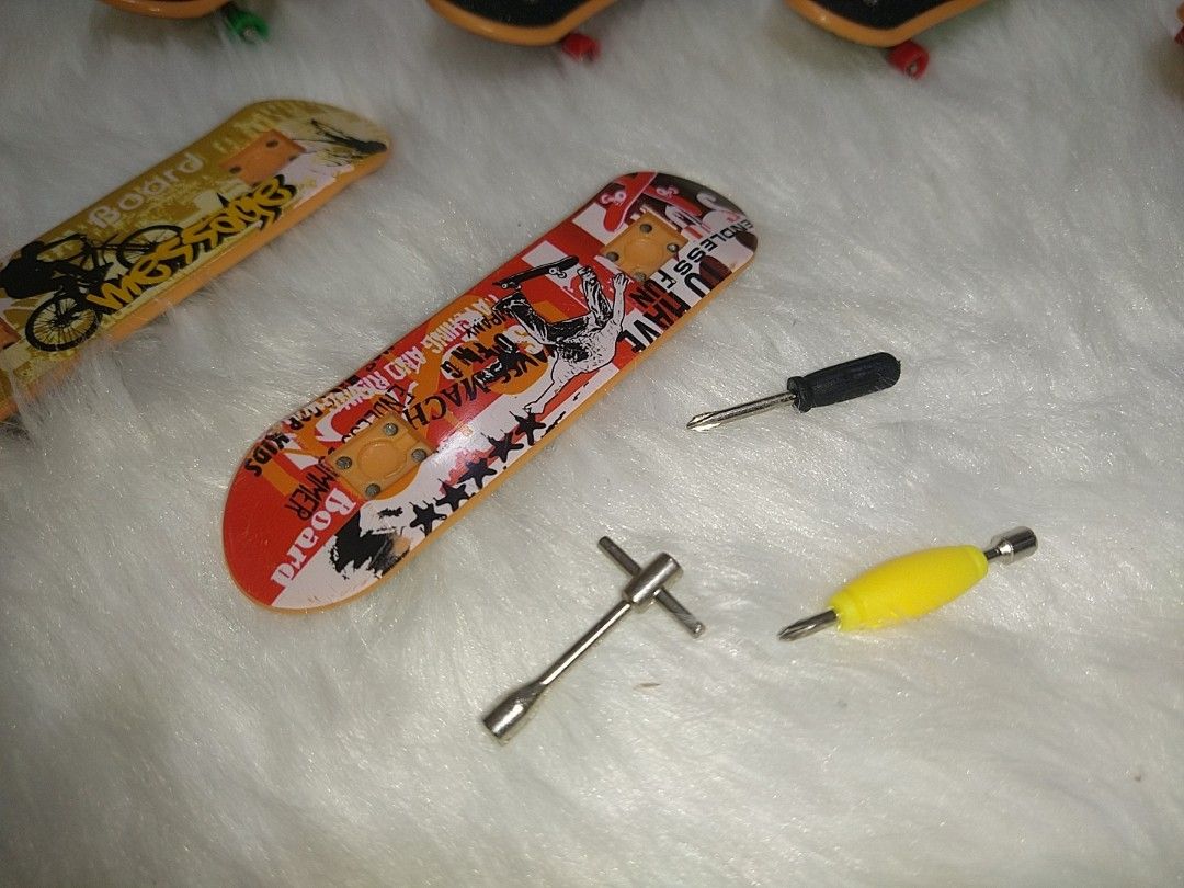 Finger Board (Category: Educational & Learning Toys) located in Cavite. Submitted by tinetaclesss (Listing ID 1371023339, Image 2). Description: take all.
