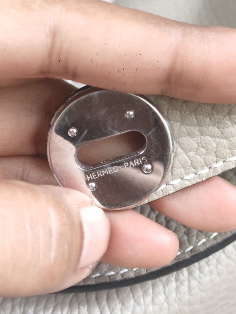 Hermes (Category: Luxury Bags & Wallets) located in Sindangan. Submitted by branden_line (Listing ID 1370986352, Image 3). Description: Hermes Lindy 30 I don't know if orig with code and riri zipper please DM.