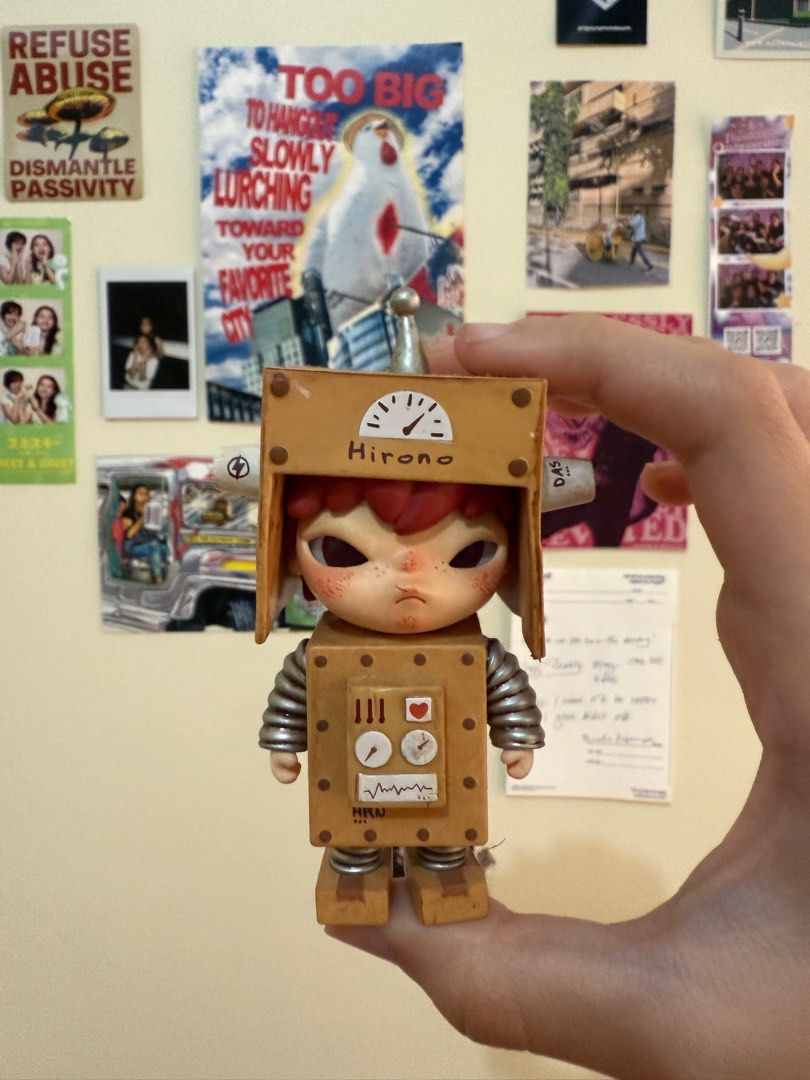 HIRONO ROBOT (Category: Designer & Blind Box Toys) located in Manila. Submitted by lizthetics (Listing ID 1370995545, Image 1). Description: can do meetups and sdd @ ust area :> .