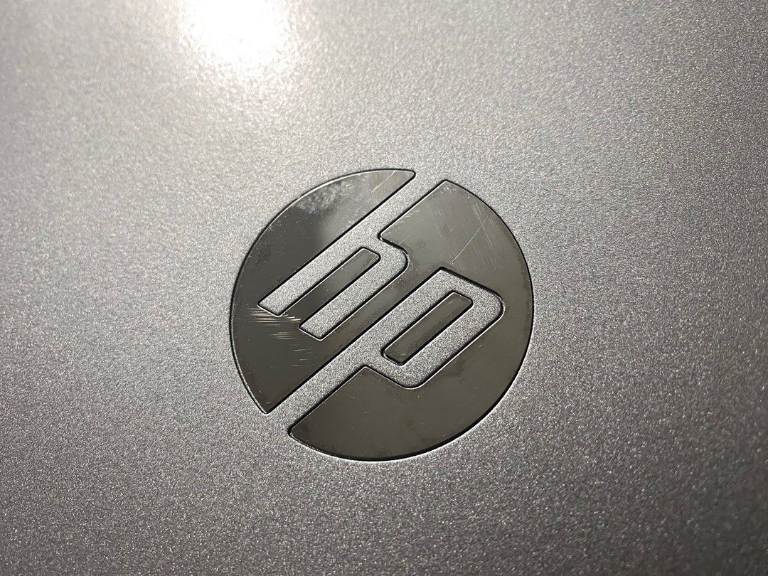 由 yan.__.006 (刊登 ID 1371084200，圖片 3) 提交，位於 新北市 (New Taipei) 的 免運 HP 惠普 EliteBook 820 G3 筆電 六代 15-6300U 16GB 477GB SSD 正版 Win10 (類別：桌上電腦或筆記型電腦)，說明：已經安裝正版的Office2016軟體 外觀有些使用痕跡 不明顯 可以接受再下單 還有更多細節想看可以私訊 付贈：Hp原廠變壓器、筆電包 物品介紹： 內外均清理過，硬體均經完整檢測 不當機、穩定度高，硬碟無壞軌，功能均正常 適合：上網、即時通訊、文書處理、看股票 CPU（處理器）：Intel Core i5-6300U CPU@2.40GHZ RAM（記憶體）：16GB 顯示卡(VGA): Intel(R) HD Graphics 520 儲存體：447GB SSD LCD 尺寸：14吋 解析度：1366 × 768 光碟機：無 USB:2個 3.0x2 USB Type-C:1個 音效：有 有線網路
