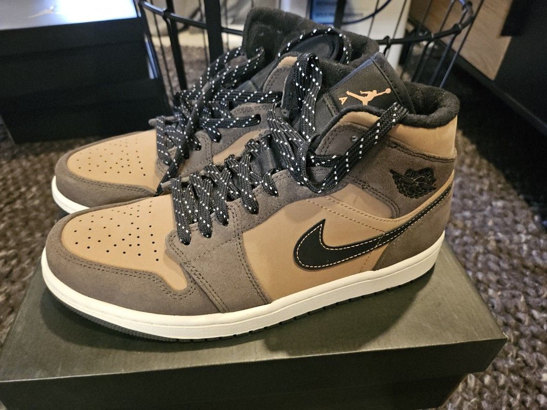 Jordan 1 Mid- Dark Chocolate (Category: Sneakers) located in Antipolo. Submitted by heds_g (Listing ID 1371063824, Image 2). Description: shipping c/o buyer.