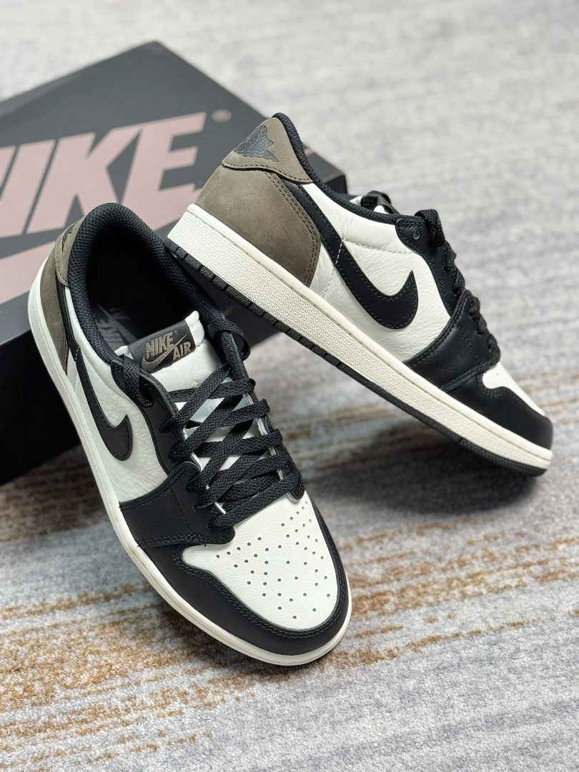 Jordan Air Jordan 1 Low OG Mocha, Men's Fashion, Footwear, Sneakers on ...