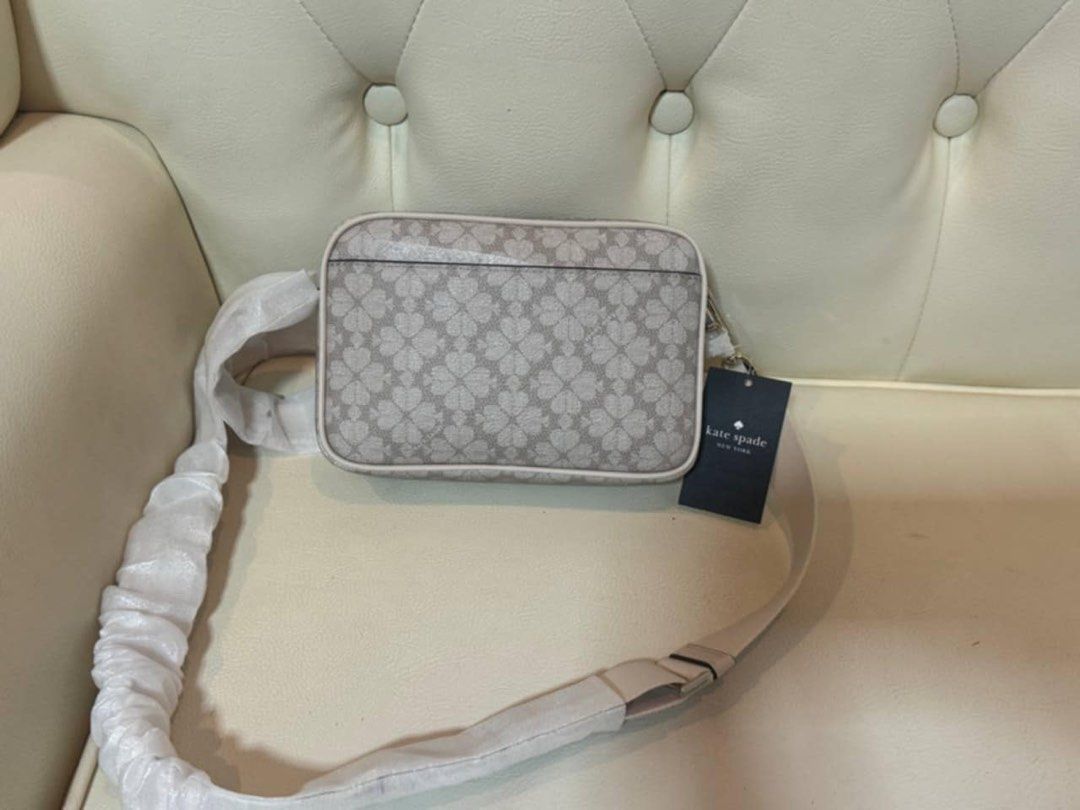 Katespade Signature Spade Flower Camera Bag (Category: Luxury Bags & Wallets) located in Dasmarinas. Submitted by letssaleaway (Listing ID 1371009121, Image 3). Description: Brandnew and Original.