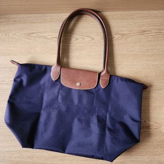 (Kategori: ) berada di . Dikirim oleh sisheila_prelovedstore (ID iklan 1371049339, Gambar 1). Deskripsi: .