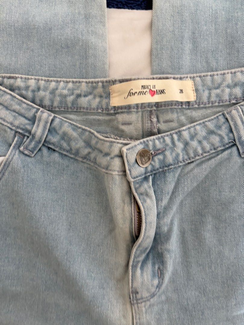 Light Denim Highwaisted Pants (Category: Jeans) located in Quezon City. Submitted by coffeeandcodals (Listing ID 1371038045, Image 2). Description: 1. Used once 2. 28 highwaisted 3. No issues.