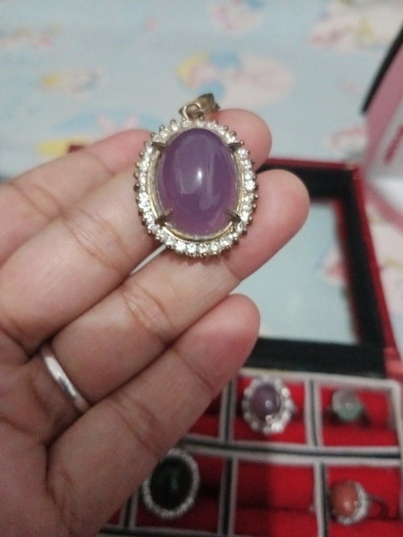 Liontin batu akik (Kategori: Jam & Perhiasan Antik) berada di Jakarta Pusat. Dikirim oleh ekamewaris95455 (ID iklan 1371098373, Gambar 1). Deskripsi: amenthys...