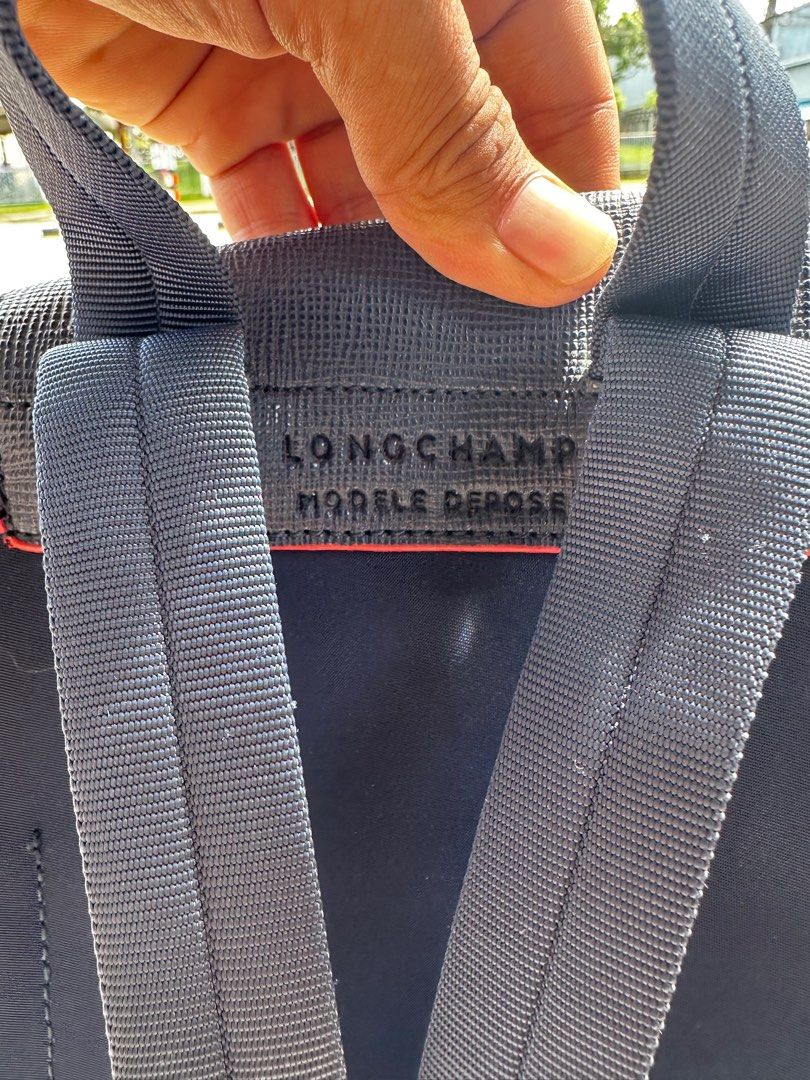 Longchamp (Category: Bags & Wallets) located in Nilai. Submitted by muhd2323 (Listing ID 1371002421, Image 3). Description: Sebijik bag langchamp Condition cantik Made in france.