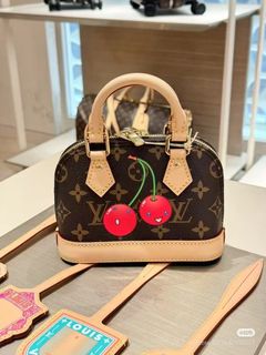 （分類：）位於 。 由 Stuff_preloved_authentic 提交（商品編號 1370991815，圖片 1）。簡介： 。