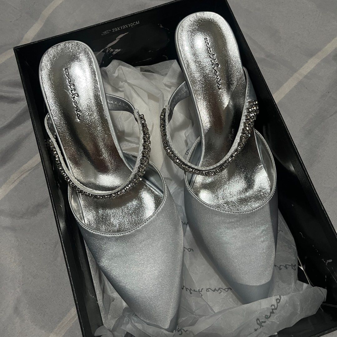 Matthews Potter Heels in Silver (Category: Heels) located in Manila. Submitted by tzui.dclutter (Listing ID 1371084966, Image 3). Description: Bought in SM store for ₱1999 Never used Size: 38 Mode of Payment: Gcash/Maya/BDO/Seabank/Gotyme Shipping via SDD (lalamove/grab) LBC or Gogoexpress Location: Valenzuela City Message for inquiries.