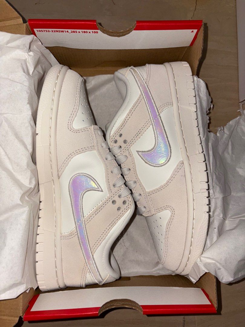 Nike Dunk (Category: Sneakers) located in Singapore. Submitted by stitchesss_ (Listing ID 1370984792, Image 1). Description: .