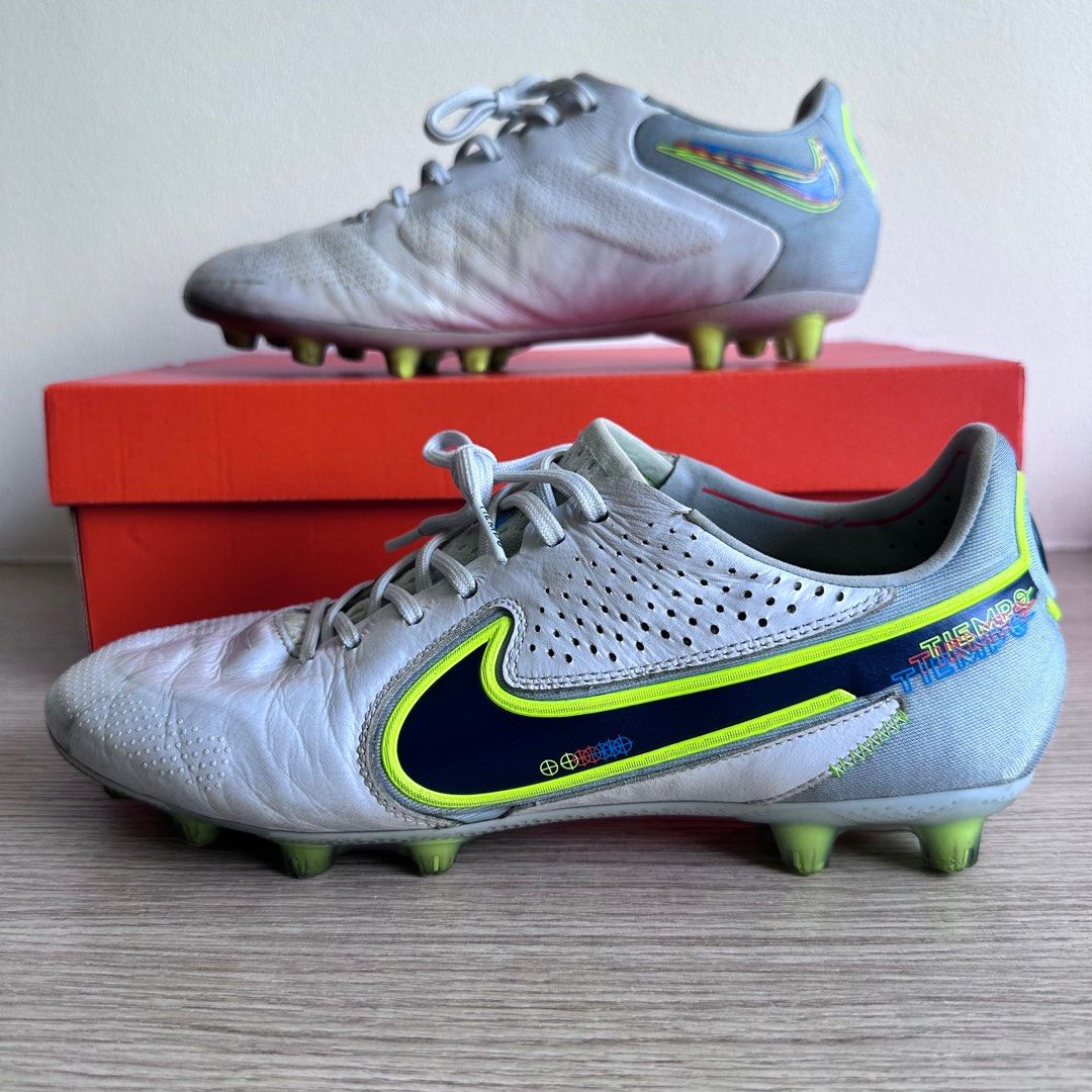 Nike Tiempo Legend 9 Elite HG Soccer Boots Football Cleats (Category: Boots) located in Singapore. Submitted by king_eric (Listing ID 1371085668, Image 2). Description: Nike Tiempo Legend 9 Elite HG Football Cleats (Japan version) SKU DB0823-054, elite is 1st grade Size US9, UK8, Eur 42.5 I take good care of my cleats, wiped / brushed clean after wearing, conditioned with mink oil to keep the leather soft, no funny smell. Nice comfortable pair of